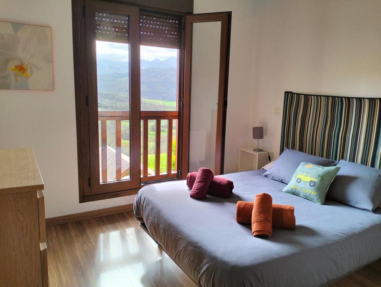 La Casa De Nuria Guest House Onís Eksteriør bilde